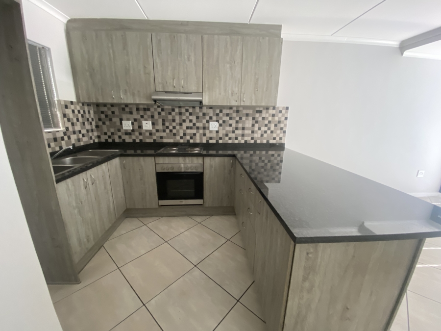 To Let 2 Bedroom Property for Rent in Buh Rein Estate Western Cape
